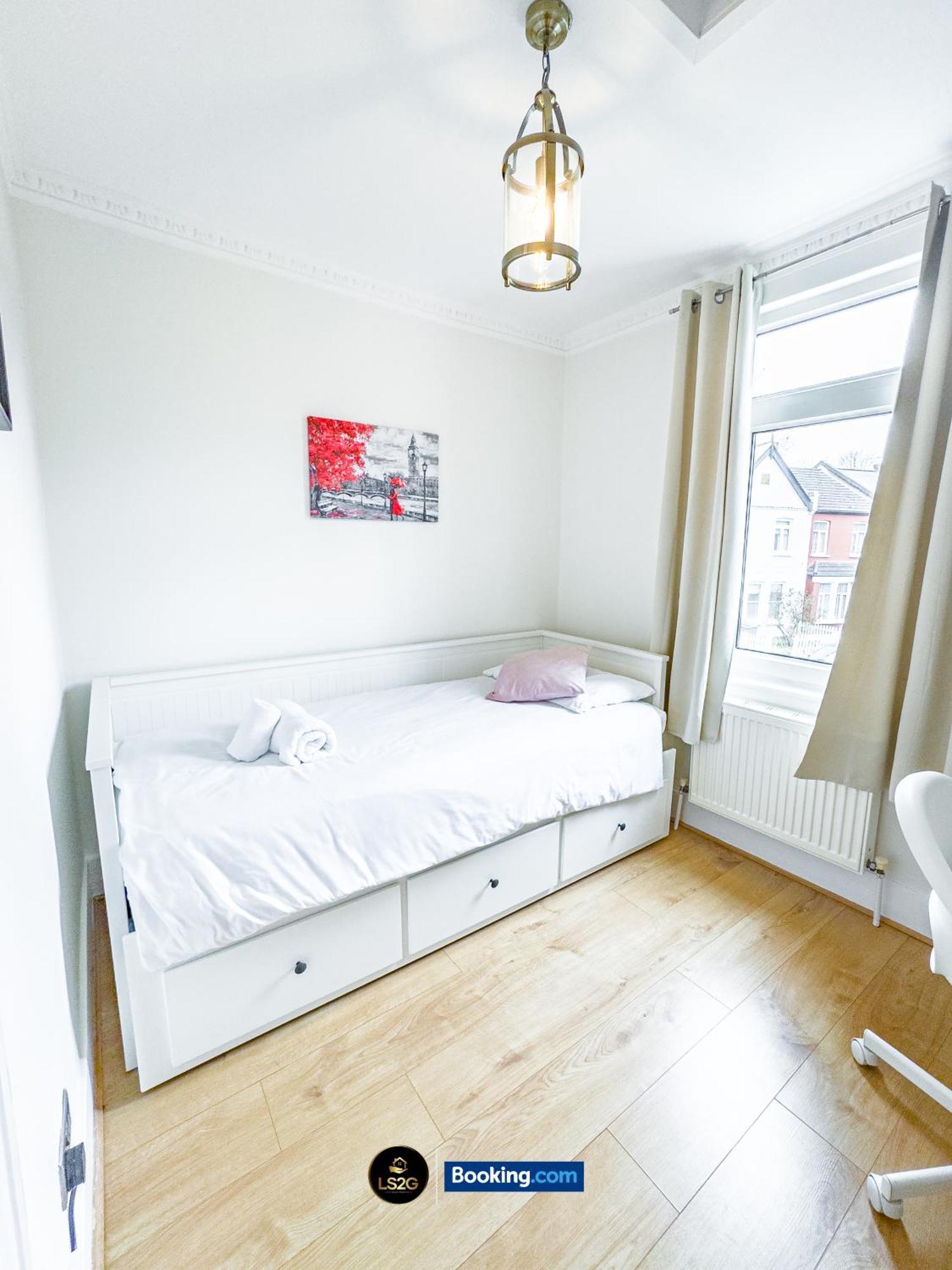 Stunning House By Ls2G Short Lets & Serviced Accommodation Greater London With Free Wifi Εξωτερικό φωτογραφία