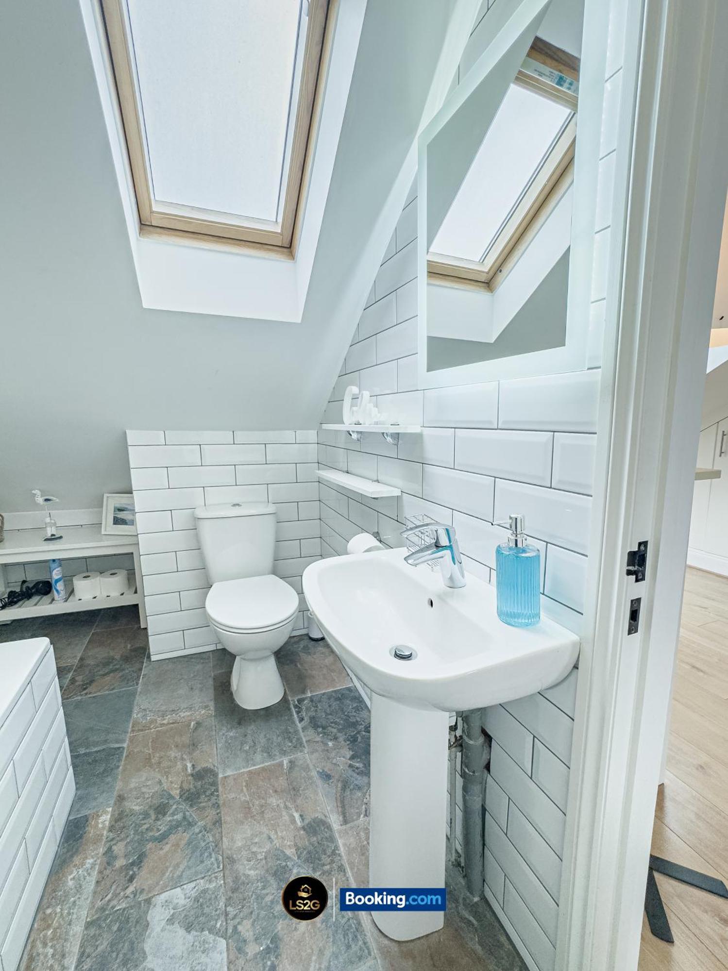 Stunning House By Ls2G Short Lets & Serviced Accommodation Greater London With Free Wifi Εξωτερικό φωτογραφία