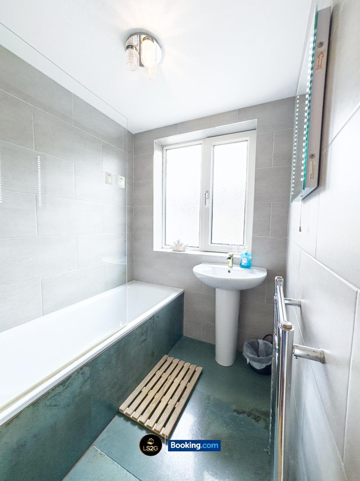 Stunning House By Ls2G Short Lets & Serviced Accommodation Greater London With Free Wifi Εξωτερικό φωτογραφία