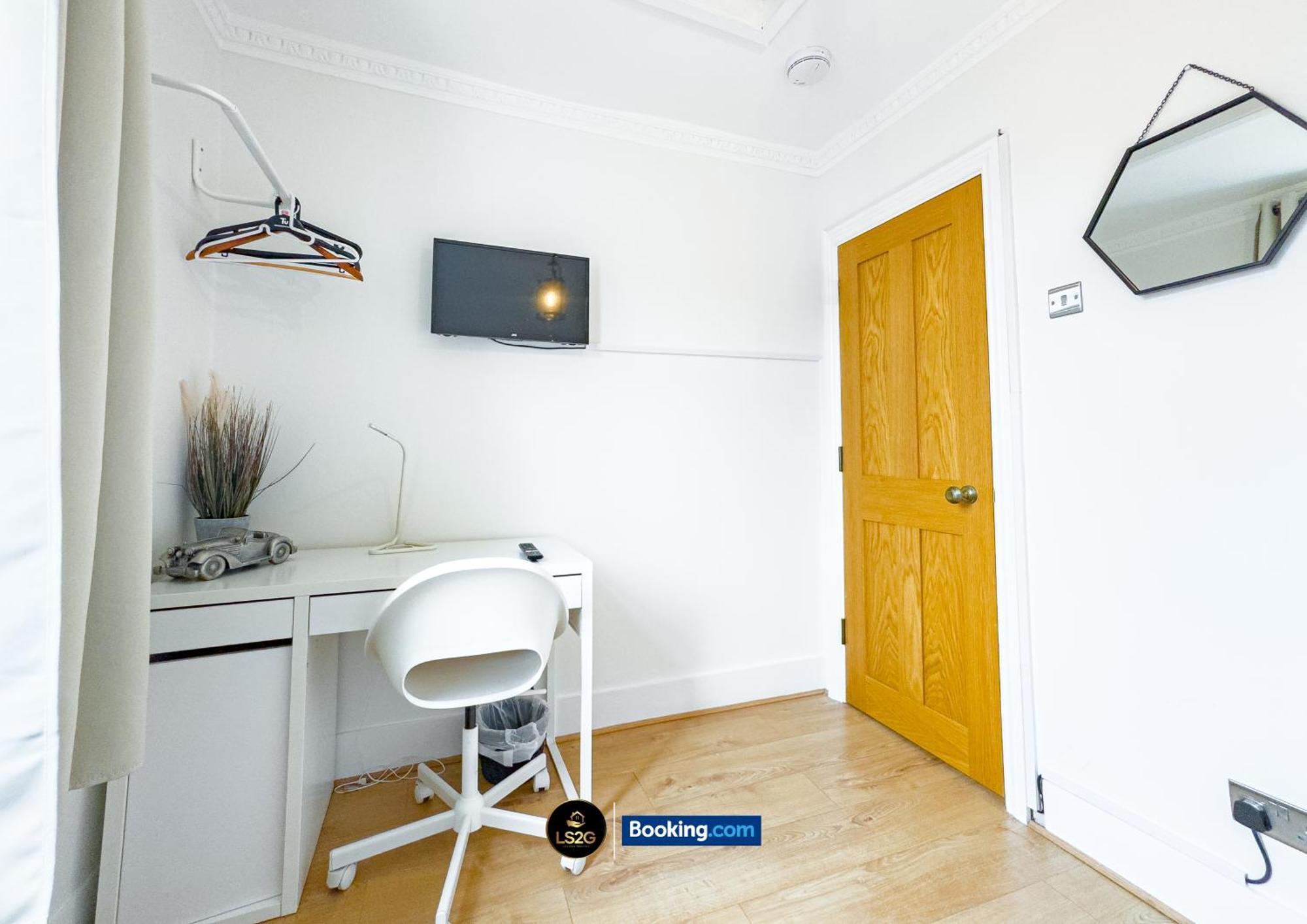 Stunning House By Ls2G Short Lets & Serviced Accommodation Greater London With Free Wifi Εξωτερικό φωτογραφία