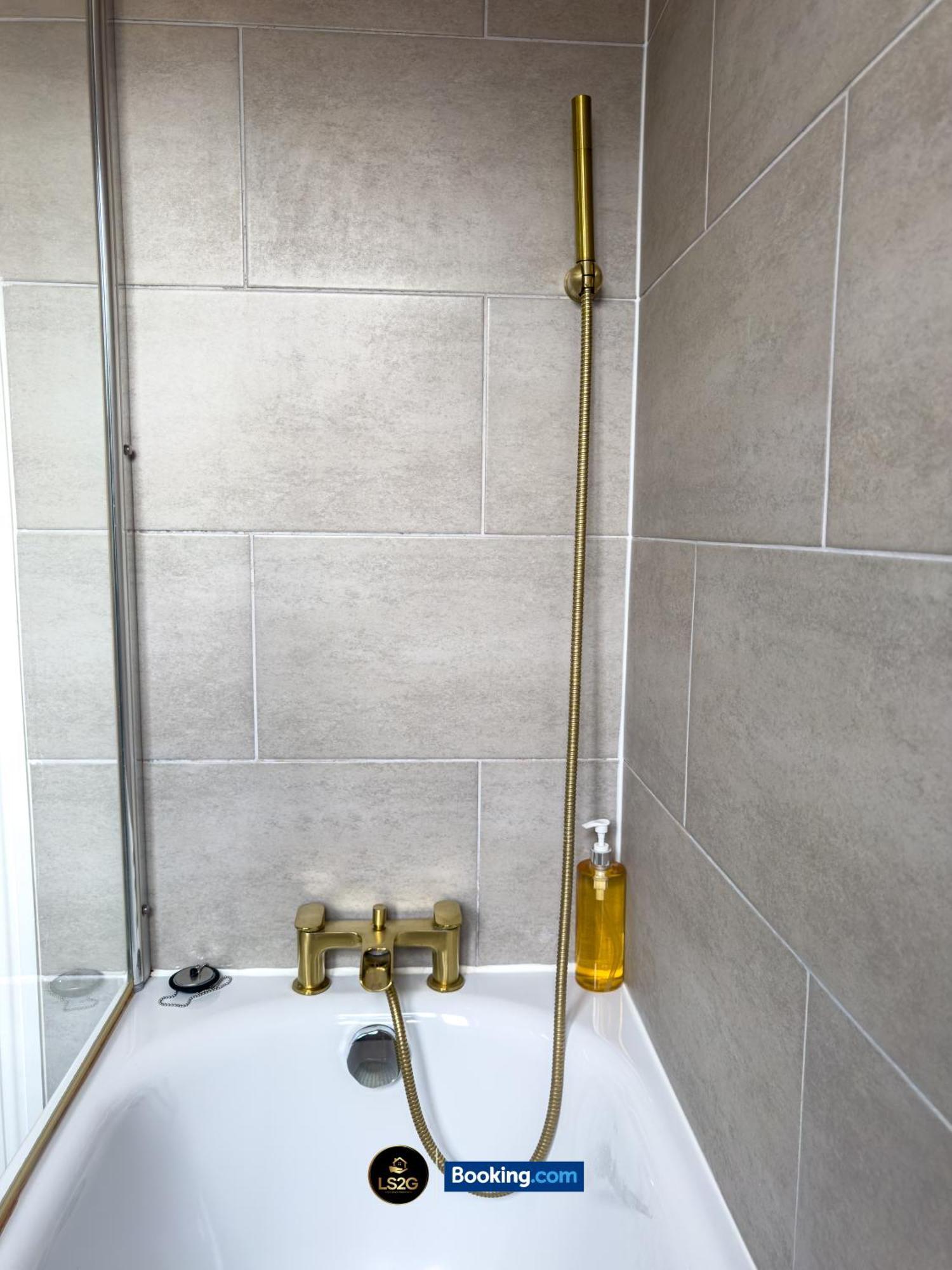 Stunning House By Ls2G Short Lets & Serviced Accommodation Greater London With Free Wifi Εξωτερικό φωτογραφία